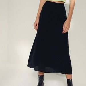 Aritzia Wilfred MIDI Skirt